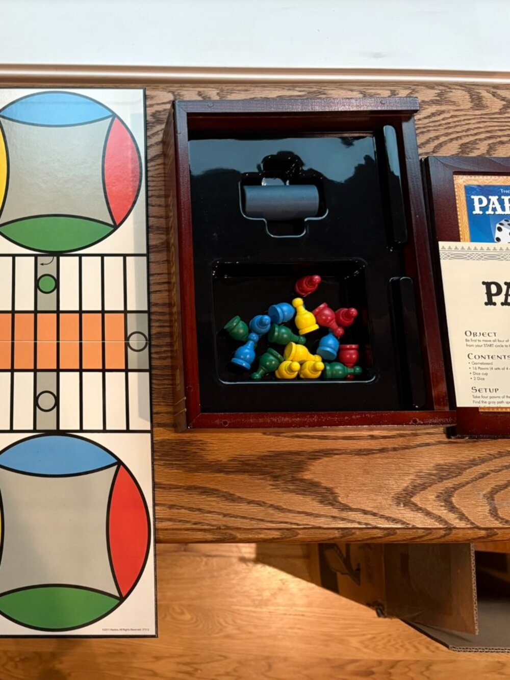 Parcheesi Vintage Wooden Game Bookshelf Edition - Picture 2 of 4